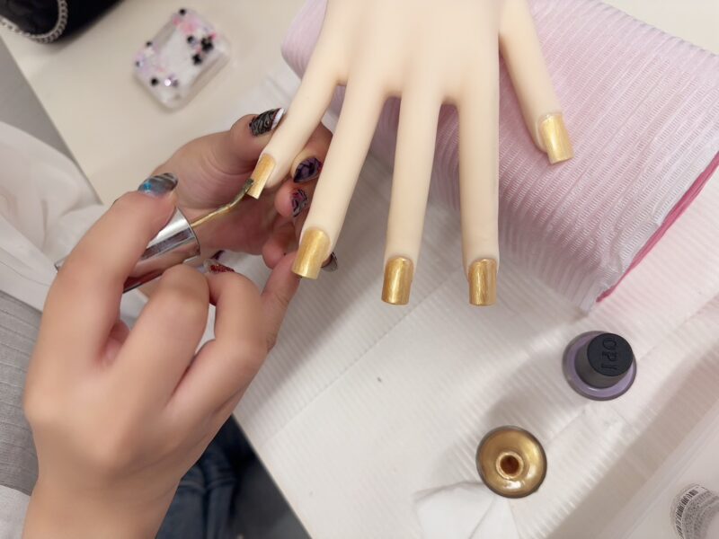 サロンワークテクニックをプロから学ぶ