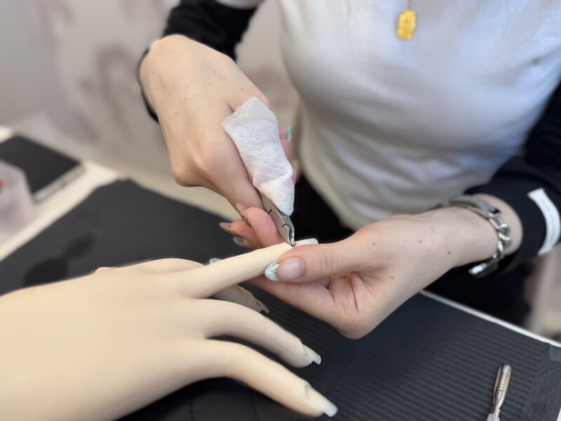 モデルハンドでのコツを伝授